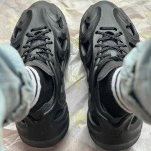 Giay Adidas AdiFOM Q 'Black Carbon' HP6586