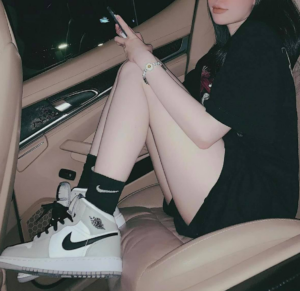 Alternative view of Giày Nike Air Jordan 1 Mid 'Smoke Grey' 554724-092