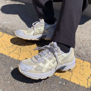 Alternative view of Giày Asics UB2-S GEL-1130 'Lamb Wool' 1202A191-250