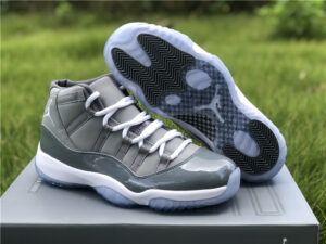 Alternative view of Giày Nike Air Jordan 11 Retro 'Cool Grey' 2010 378037-001