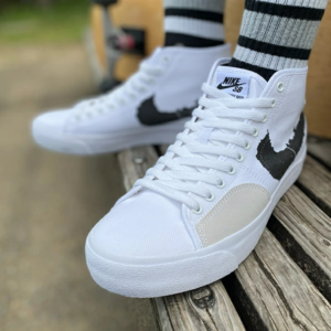 Alternative view of Giày Nike SB Blazer Court Mid 'Black White' DM8553-100
