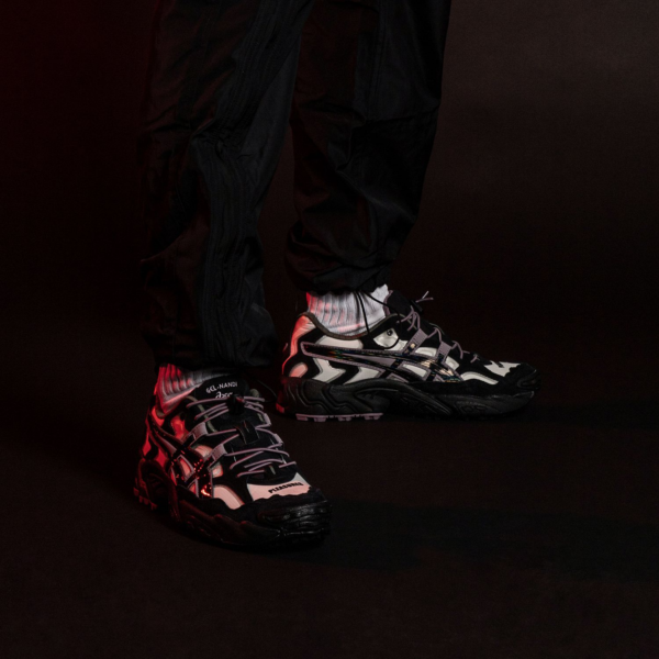 Giày Asics Pleasures x Gel Nandi Cream Graphite 1201A125 100 - Ảnh 4