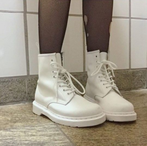 Alternative view of Giày Dr. Martens 1460 Pascal Virginia Mono Boot 'White' 24480100