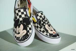 Giay Vans Disney x Slip-On 'Mickey & Minnie' VN0A38F7UJ4