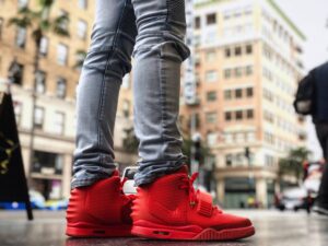 Alternative view of Giày Nike Air Yeezy 2 SP 'Red October' 508214-660