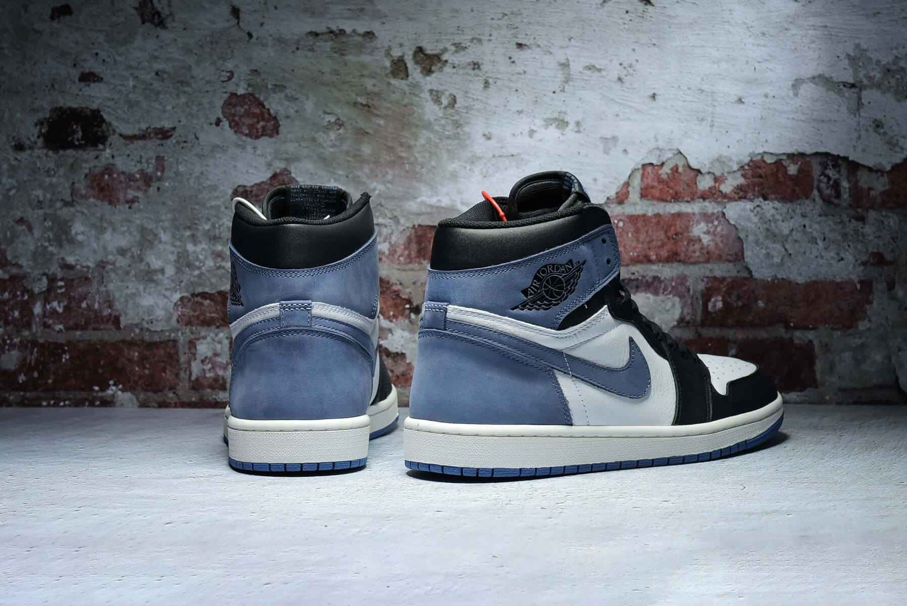 Air Jordan 1 Retro High OG 'Blue Moon' 555088-115