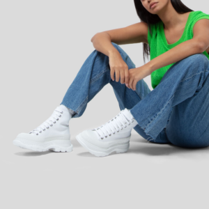 Alternative view of Giày Alexander McQueen Tread Slick Boots 611706-W4MV2-9000