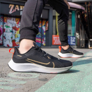 Alternative view of Giày Nike Air Zoom Pegasus 37 Shield 'Black Gold' DJ3271-061