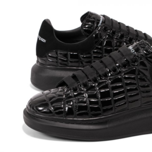 Alternative view of Giày Alexander McQueen Oversized Sneaker 'Black Crocodile' 625173-W4MU1-1000