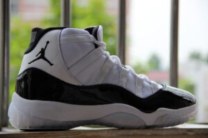 Giày Nike Air Jordan 11 Retro 'Concord' 2011 378037-107 - Authentic-Shoes