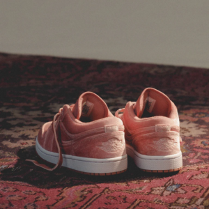 Giay Nike Air Jordan 1 Low SE 'Pink Velvet' DQ8396-600