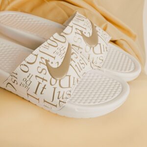 Alternative view of Dép Nike Benassi Just Do It Print White 'Metallica Gold' 618919-116