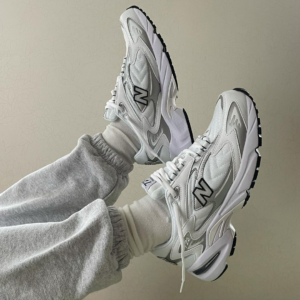 Alternative view of Giày New Balance 725 'Silver' ML725B