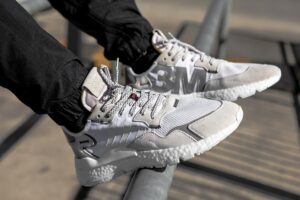Alternative view of Giày Adidas Nite Jogger "Crystal White" BD7676