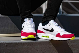 Alternative view of Giày Nike Air Max 1 'Rush Pink' AH8145-111