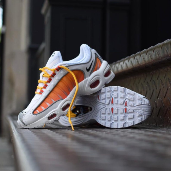 Giày Nike Wmns Air Max Tailwind 4 NRG 'White University Gold' CK4122-100 - Ảnh 2