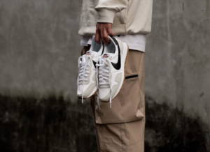 Giay Nike Air Pegasus 83 'White Black Gum' DH8229-101