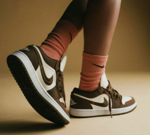 Giay Nike Air Jordan 1 Low SE 'Light Olive' DV0426-301