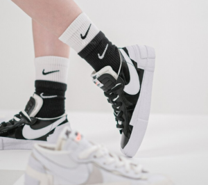 Alternative view of Giày Nike Blazer Low 'Sacai Black Leather' DM6443-001