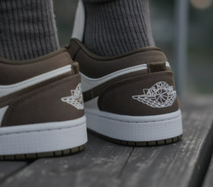 Giay Nike Air Jordan 1 Low SE 'Light Olive' DV0426-301