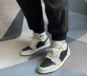 Giay Nike Air Jordan 1 Low 'Beaded Swoosh' DV1762-001