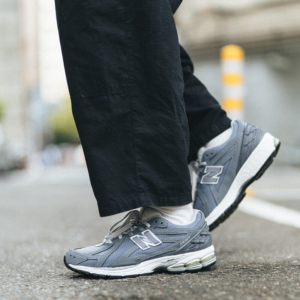 Giay New Balance 1906R 'Grey Suede' M1906RV