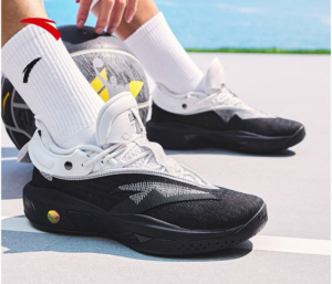 Giay Anta Klay Thompson KT8 'Black White' 812311101-9