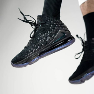 Alternative view of Giày Nike LeBron 17 'Currency' BQ3177-001