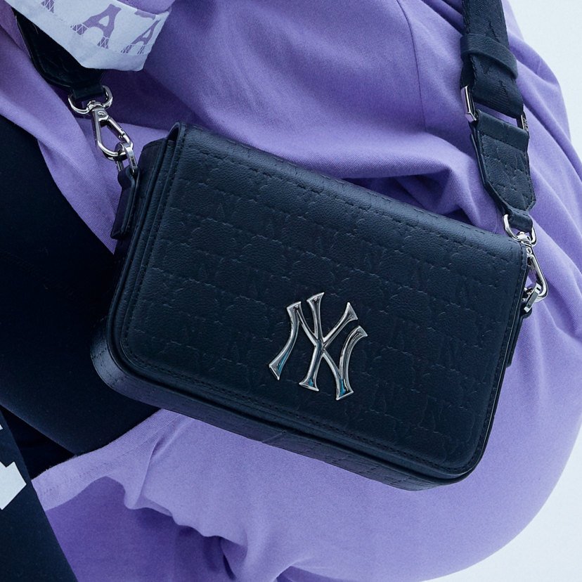 Túi MLB Monogram Hoodie Bag New York Yankees 32BGPB111-50L