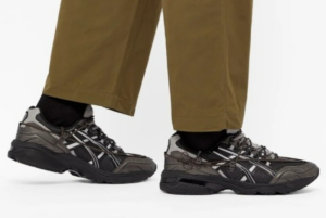Alternative view of Giày Asics Andersson Bell x Gel 1090 'Black Silver' 1203A115-006