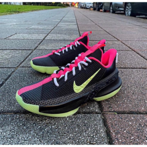 Giay Nike LeBron Ambassador 13 'Black Lime' CQ9329-001