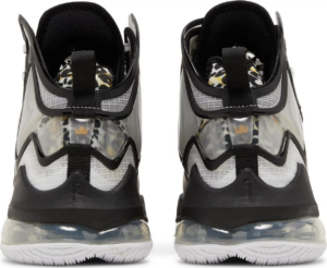 Giay Nike LeBron XIX 'Royalty' CZ0203-100