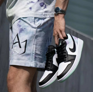 Alternative view of Giày Nike Air Jordan 1 Low SE 'White Black Tie Dye' DQ2514-100