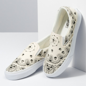 Giay Vans Classic Slip-On 'Bandana Classic White' VN0A33TB42S