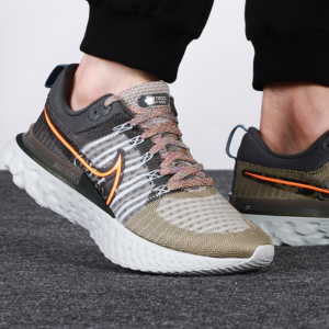 Alternative view of Giày Nike React Infinity Run Flyknit 2 'Made From Sport' DC4577-001