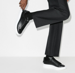 Alternative view of Giày Alexander McQueen Oversized Sneaker 'Black' 625161-WHYB9-1357