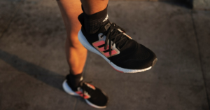 Giay Adidas UltraBoost 22 'Black Flash Orange' GX5464