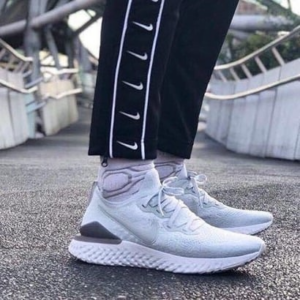 Alternative view of Giày Nike Epic React Flyknit 2 'Pure Platinum' BQ8928-004