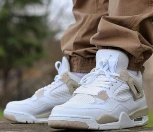 Alternative view of Giày Nike Air Jordan 4 Retro GS 'Linen' 487724-118