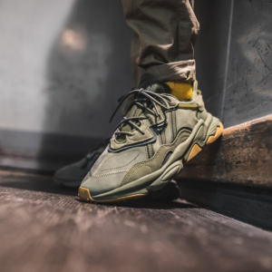 Alternative view of Giày Adidas Ozweego 'Trace Cargo' EE6461