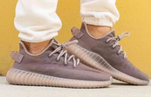 Alternative view of Giày Adidas Yeezy Boost 350 V2 Mono Mist GW2871