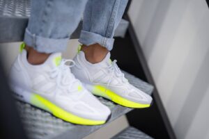 Alternative view of Giày Adidas ZX 2K Boost 'White Solar Yellow' FW0480