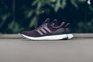 Alternative view of Giày Adidas Ultra Boost 3.0 'Dark Burgundy' S80732