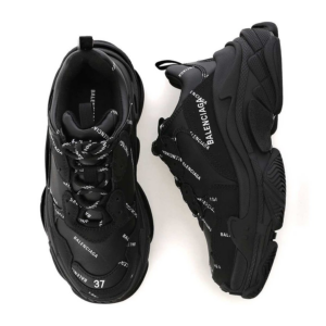 Giay Balenciaga Triple S Sneaker 'Black' 524039-W2FA1-1090
