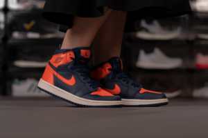 Alternative view of Giày Nike Wmns Air Jordan 1 Retro High 'Blue Void' AH7389-408