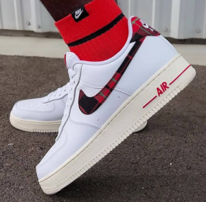 Giay Nike Air Force 1 '07 LV8 'Tartan Plaid' DV0789-100