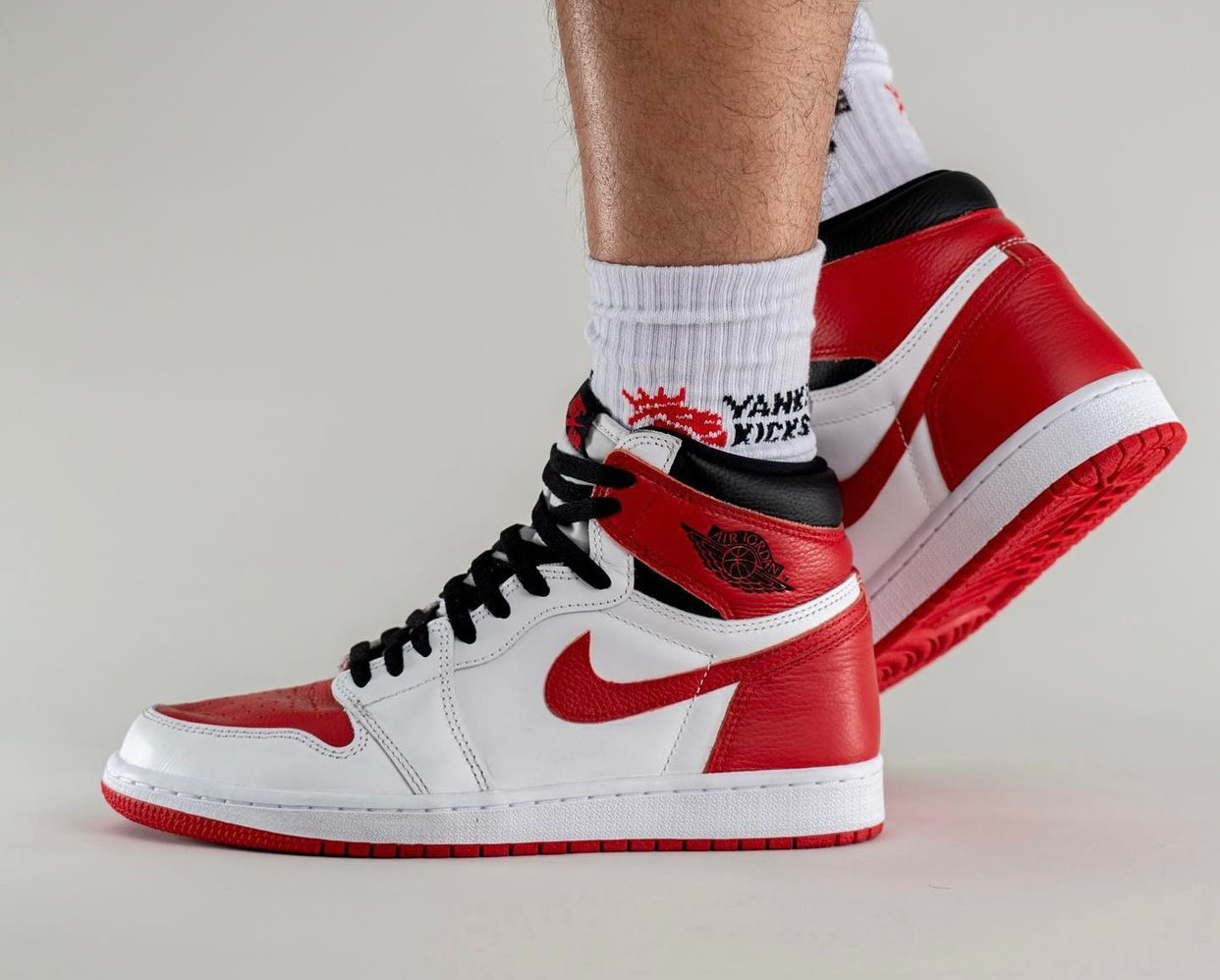 Giày Nike Air Jordan 1 Retro High OG 'Heritage' 555088-161