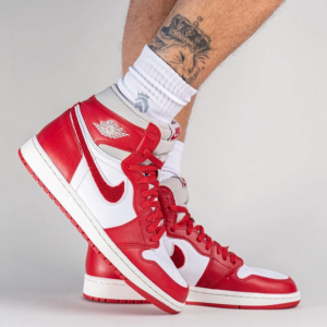 Alternative view of Giày Nike Air Jordan 1 Retro High OG 'Varsity Red' DJ4891-061