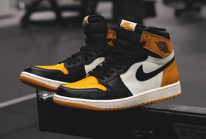 Giay Nike Air Jordan 1 Retro High OG 'Taxi' 555088-711