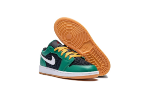 Giay Nike Air Jordan 1 Low SE GS 'Christmas' DQ8421-300